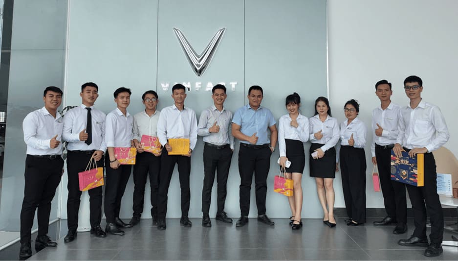 ĐỘI NGŨ NHÂN SỰ