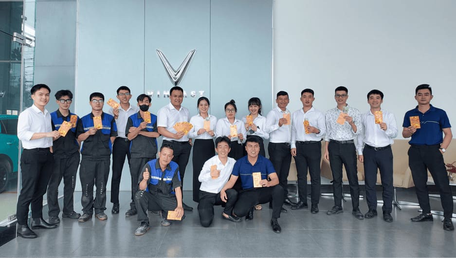 ĐỘI NGŨ NHÂN SỰ